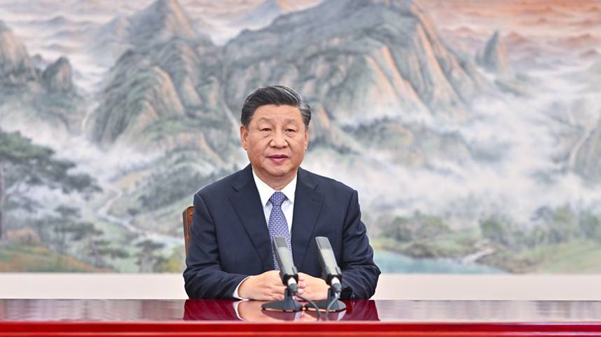 习近平出席亚太经合组织工商领导人峰会并发表主旨演讲
