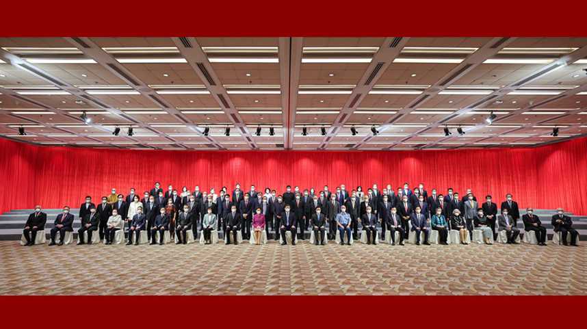 习近平会见香港各界代表人士 