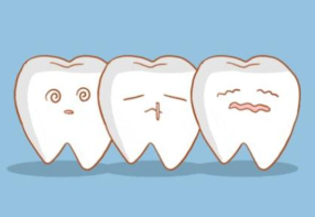 牙周炎的表现有很多 患者感觉牙缝越来越大