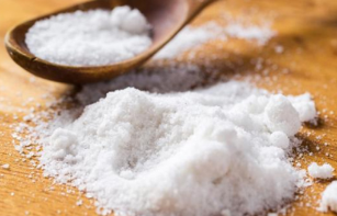 如何挑选适合的食盐？盐中的抗结剂有害吗