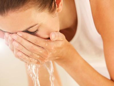 春季皮肤干燥敏感要注意洗脸 洗脸牢记这5点