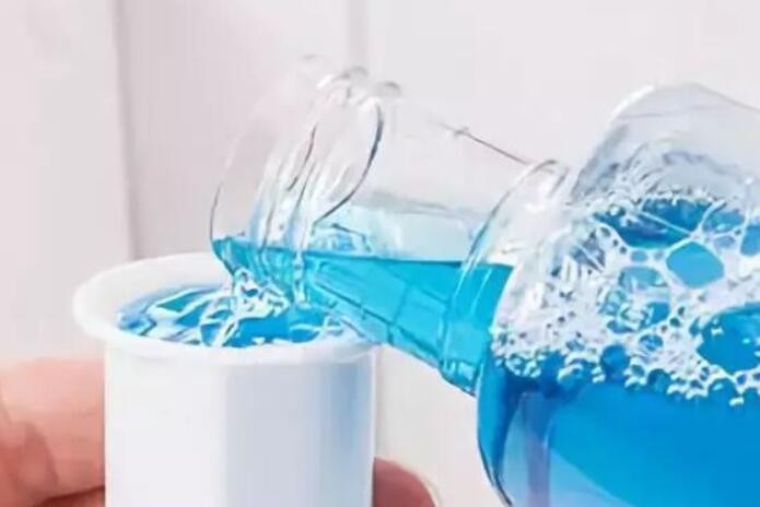 一杯漱口水善待你的牙齿？教你如何正确用漱口水