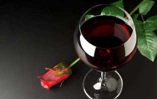 喝红酒能软化血管？它是关于健康饮食的谣言