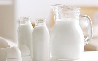 到底该如何选择牛奶？保质期长短孰好孰坏