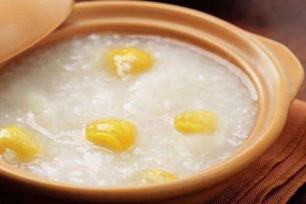 胃不好别只吃软饭 吃碗栗子粥效果会更好