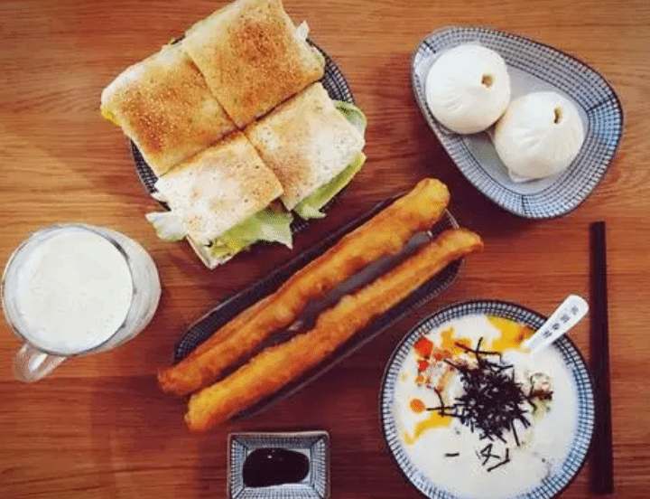 早餐到底怎么吃才健康？早餐的完美搭配得有这4种食物