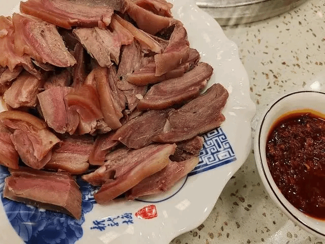 可怕！女子路边捡来后红烧全吃光！半个月后全身疯狂出血止不住