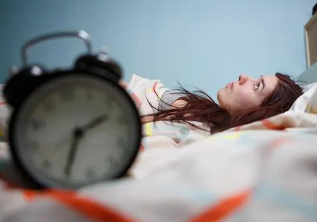 睡得少VS睡得晚哪个危害大？教你如何校对生物钟