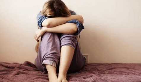 为何女性更易患抑郁症？两个因素让女性内心更强大