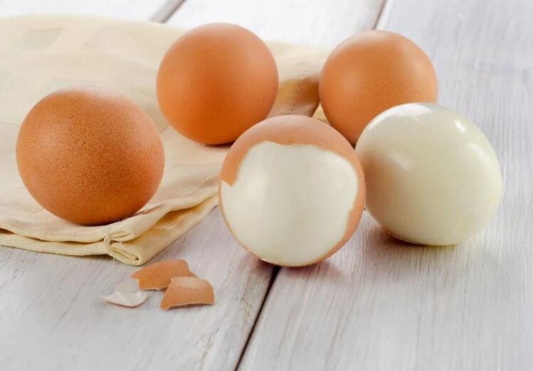 每天早上吃个水煮蛋 是“营养佳品”还是“心血管杀手”