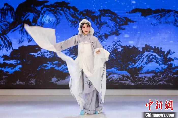 内蒙古敖汉旗乌兰牧骑将在京上演评剧《赵锦棠》-凯风网