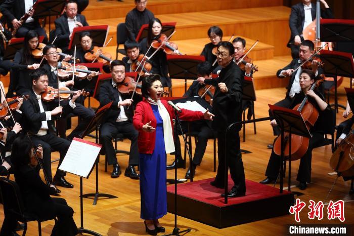 南北唱“江姐”　红梅赞歌颂英魂