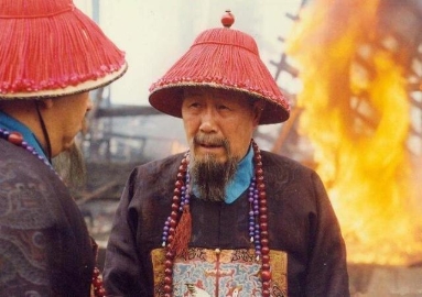他迎娶了自己的妹妹 一子是我们熟悉的权臣