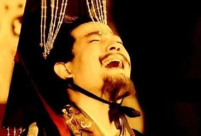 汉献帝得知刘备称帝后 为什么大笑了三声呢