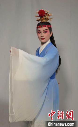 翁佳慧饰演贾宝玉 演出方供图 翁佳慧饰演贾宝玉 演出方供图