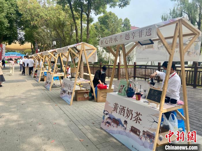 市集 项菁 摄 市集 项菁 摄
