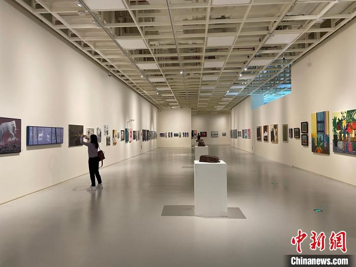 2022年上海青年艺术博览会开幕。 高志苗 摄 2022年上海青年艺术博览会开幕。 高志苗 摄