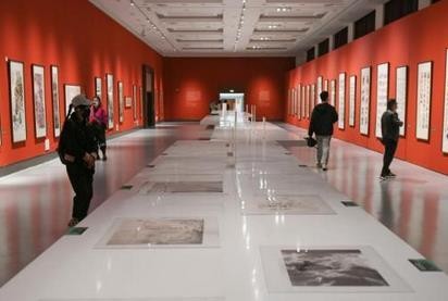 “一休哥”书法作品杭州展出 中日艺术家作品共呈“唐诗之路”