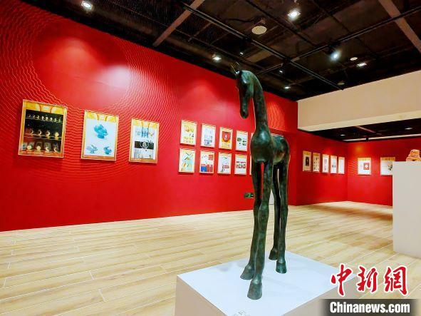 展厅现场 全球吉庆生肖设计大赛组委会供图 展厅现场 全球吉庆生肖设计大赛组委会供图