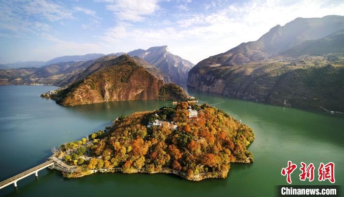 图为白帝城·瞿塘峡秋色。 重视传媒供图 图为白帝城·瞿塘峡秋色。 重视传媒供图