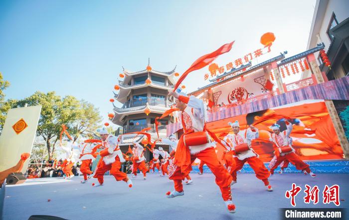 文化观察:从丽水到全国,“村晚”何以“四十不惑”?