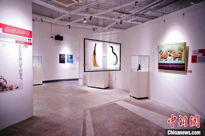 “艺海丝路”特展现场。 上海艺术品博物馆 供图 “艺海丝路”特展现场。 上海艺术品博物馆 供图