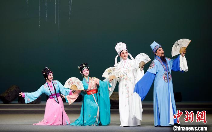 由著名昆曲表演艺术家汪世瑜执导的越剧《狮吼记》福州首演