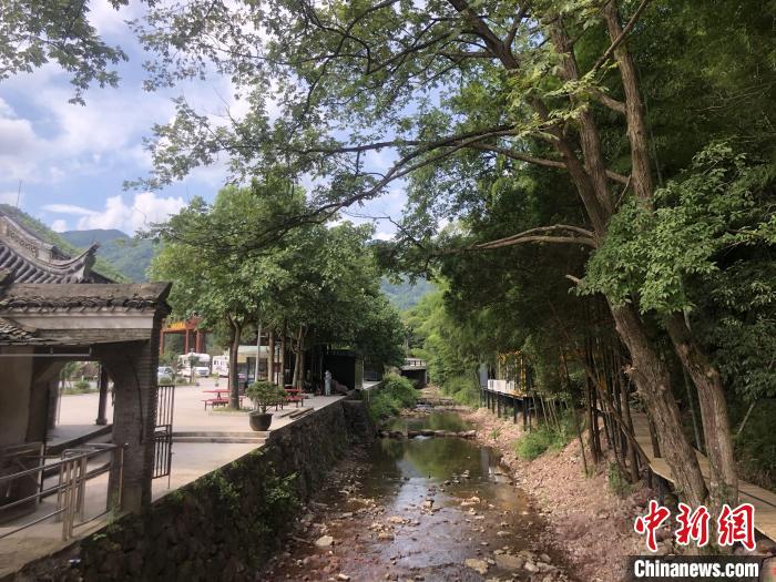 奉化乡村一景。 林波 摄 奉化乡村一景。 林波 摄
