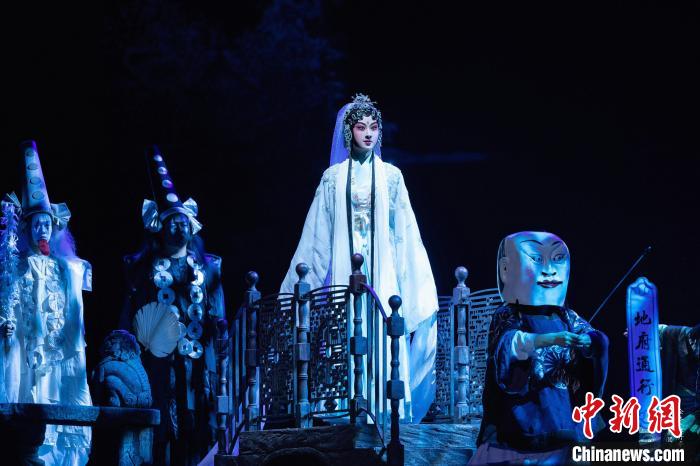全本55出《牡丹亭》剧照 上海昆剧团供图 全本55出《牡丹亭》剧照 上海昆剧团供图