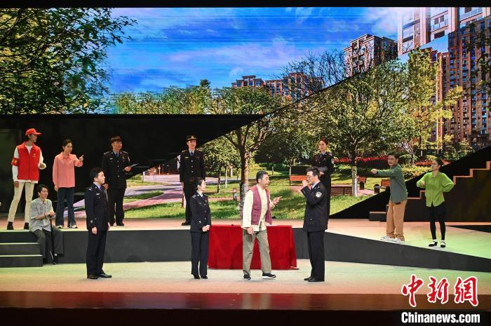 演出现场 陈楚红 摄 演出现场 陈楚红 摄