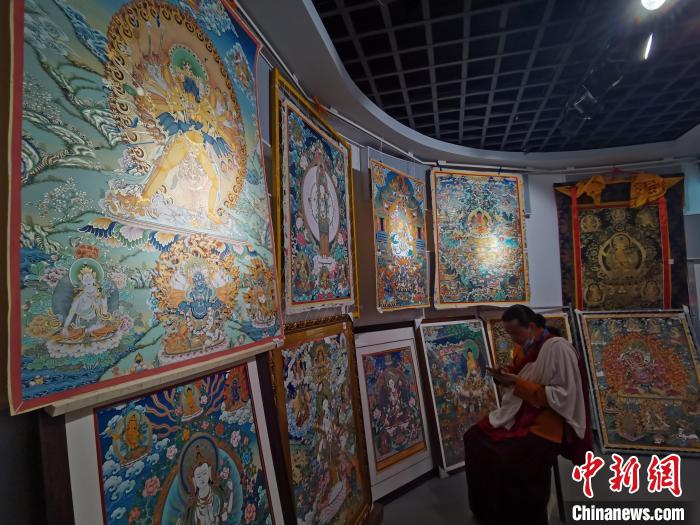 图为精品唐卡展。 张添福 摄 图为精品唐卡展。 张添福 摄