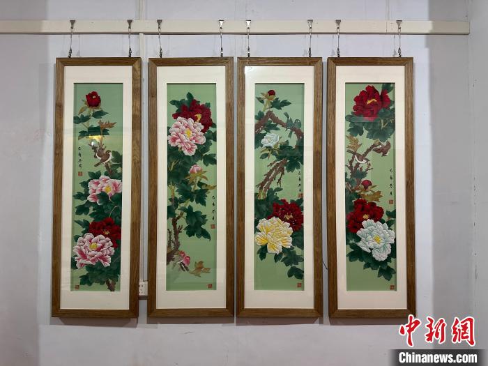 图为刘宪堂的牡丹堆绣作品。 定陶融媒体中心供图 图为刘宪堂的牡丹堆绣作品。 定陶融媒体中心供图
