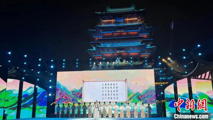 滕王阁前诵经典“江西诗派”经典诗会南昌上演