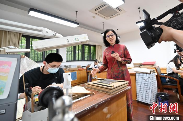 当中国竹纸遇上意大利羊皮卷天一阁再次发起“古籍对话”