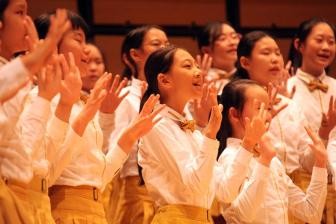 以美育人 以美化人 以美培元