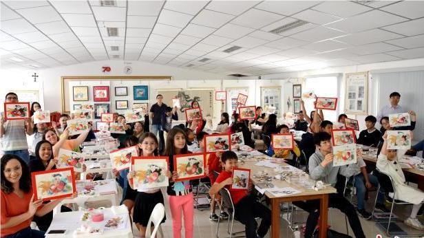“杨柳青”在巴西“云”授艺 展“年画里的中国”