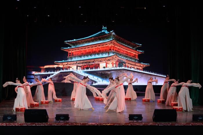 文化“春雨”润边疆 开启京新文化交流新篇章
