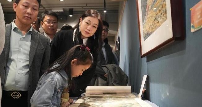 广东工艺美术精品展走进香港