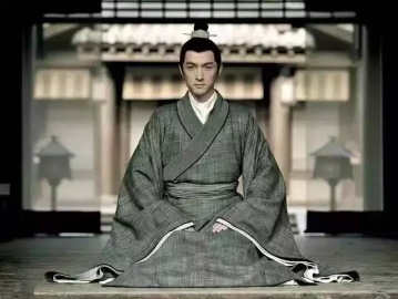 守愚 君子盛德容貌若愚 守静 每临大事有静气