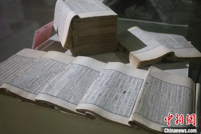 图为许慎文化园馆藏古籍 王迪摄 王迪 摄 图为许慎文化园馆藏古籍 王迪摄 王迪 摄