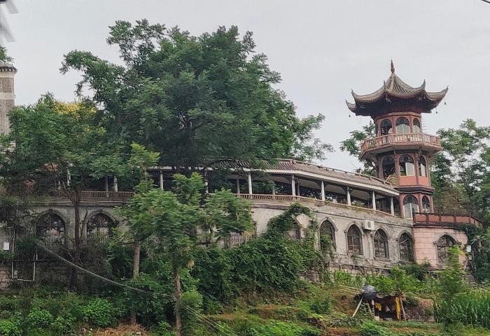 黄永玉的乡愁：“我的家乡就像自己的被窝”