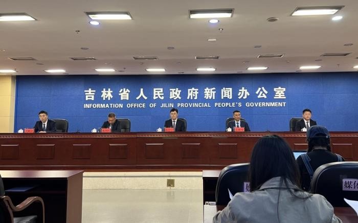 玩转金秋 吉林邀中外游客享受“最美‘驾’期”