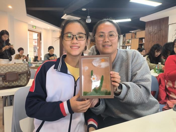 漳台青年体验棉花画非遗技艺