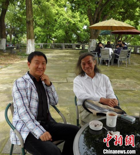 金城与蔡志忠 漫友文化供图
