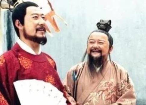 朱元璋问农夫您贵姓？回答老朱大喜：封世代为官