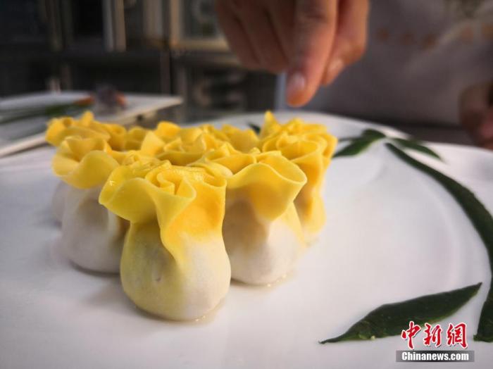 资料图:酷似康乃馨的“幸福安康”水饺。魏建军 摄 资料图:酷似康乃馨的“幸福安康”水饺。魏建军 摄