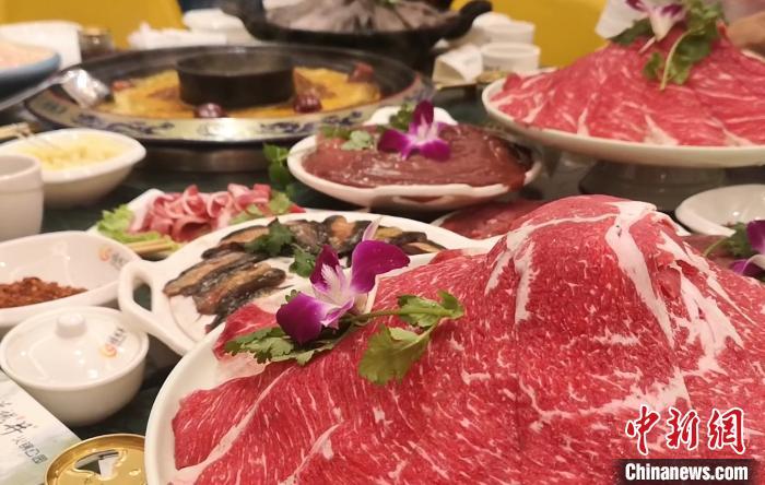 资料图:图为重庆的火锅。刘贤 摄 资料图:图为重庆的火锅。刘贤 摄