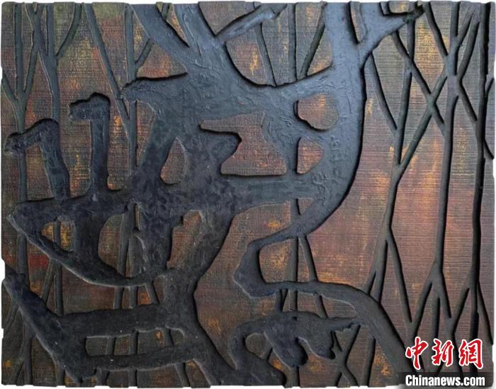 展出的现代刻字艺术佳作,陈秀卿《麋鹿》 陈秀卿 摄 展出的现代刻字艺术佳作,陈秀卿《麋鹿》 陈秀卿 摄