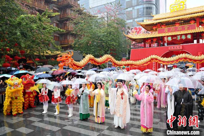广府庙会民俗文化巡游重回街头 陈骥旻 摄