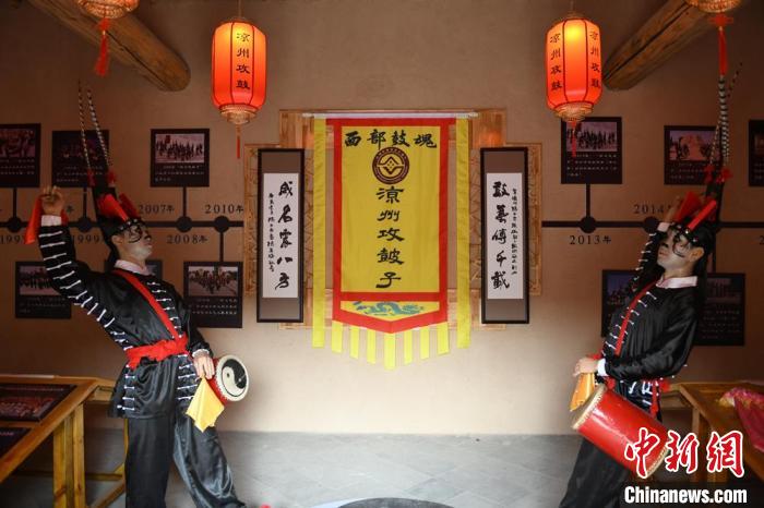 图为5月9日,凉州非遗民俗文化馆里的蜡像。 戴文昌 摄 图为5月9日,凉州非遗民俗文化馆里的蜡像。 戴文昌 摄